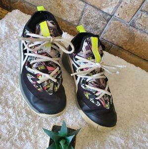 Nike Boys future court 2 basketball shoes